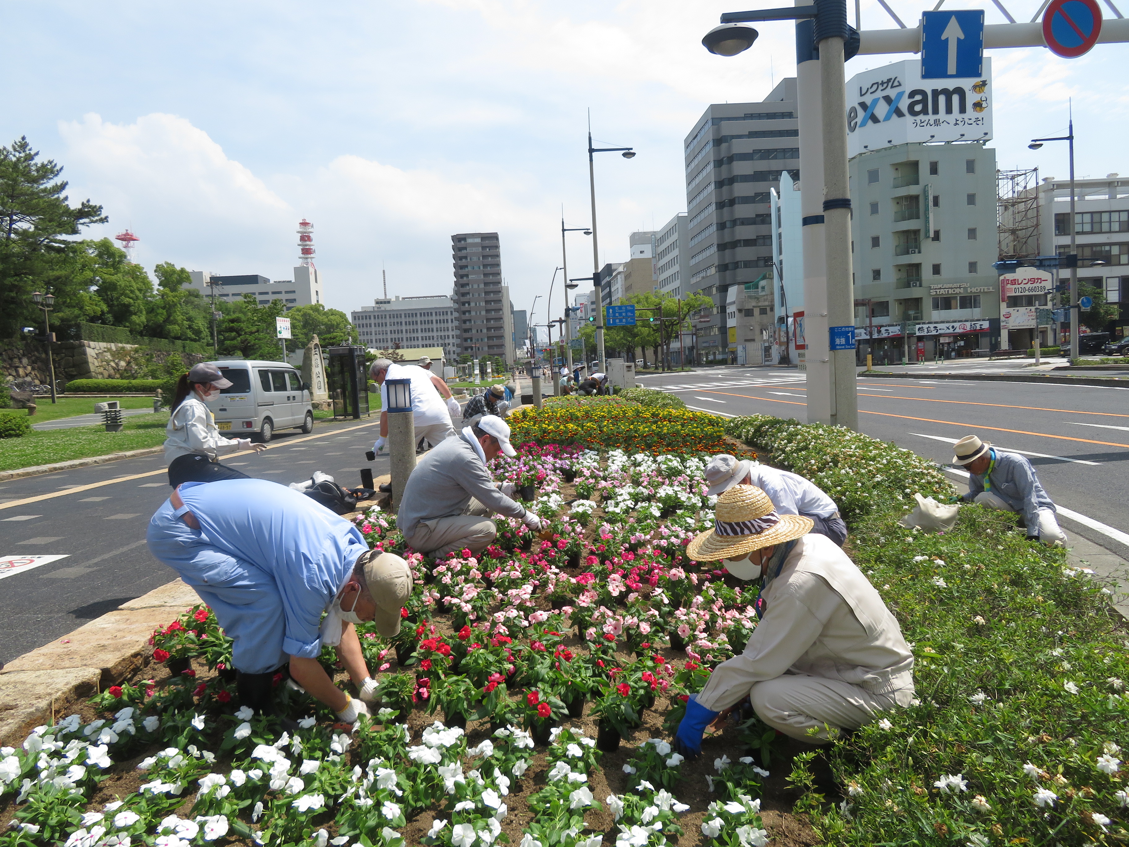 道路環境啓発イベント(花植え)