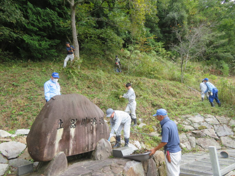 土器川源流碑清掃 香川河川施設管理部会(R6.10.23)